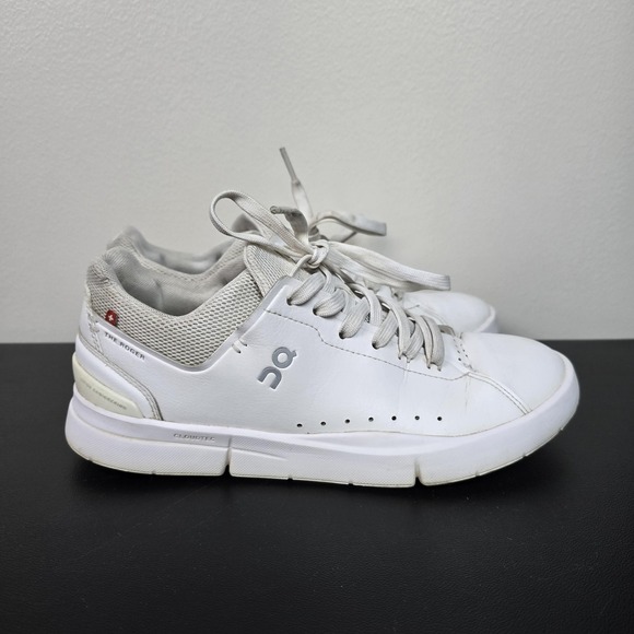 On Running Shoes - On Shoes Womens Size 8.5 White THE ROGER Advantage Tennis Court Running Sneakers